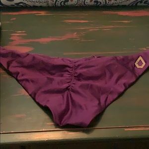 Cute volcom bathing suit bottoms